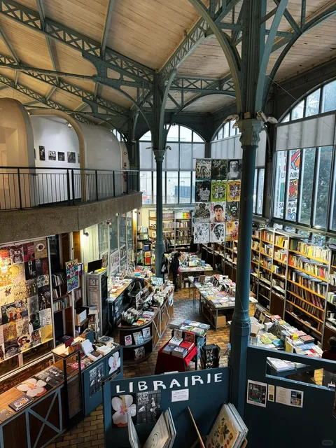 📚 My Personal Favorite Bookstore in Paris