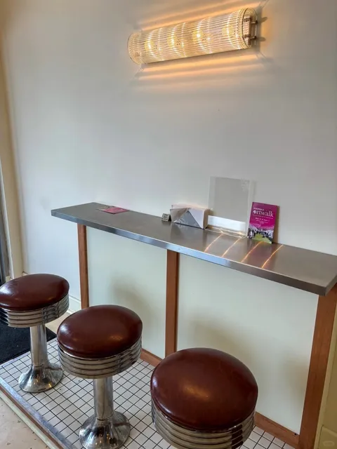 🇨🇦 Must-Try Tender Egg & Pastrami Sandwich Before Leaving Toronto!