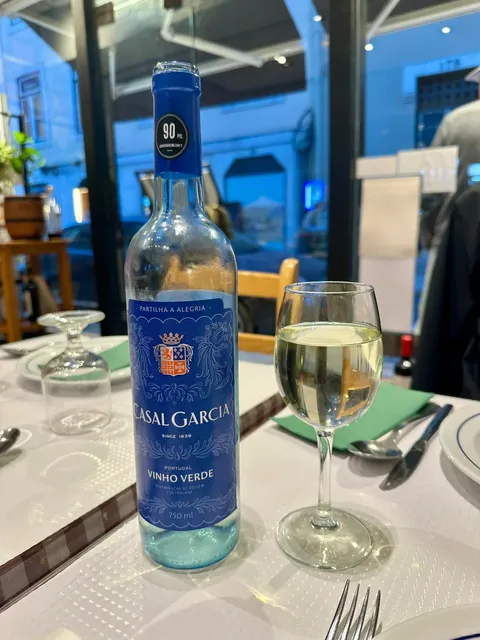 A Lisbon Restaurant That Serves Only One Dish: Seafood Rice