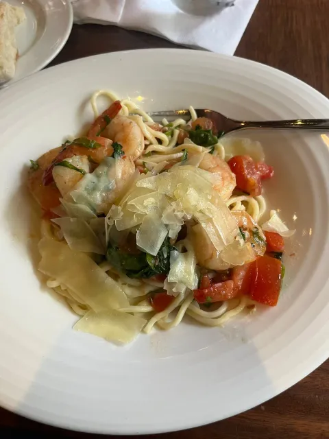 Delicious Food & Excellent Wine!