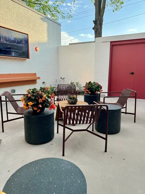 Madison｜ButterBird – Fried Chicken Spot with Photo Booth + Arcade! 🍗