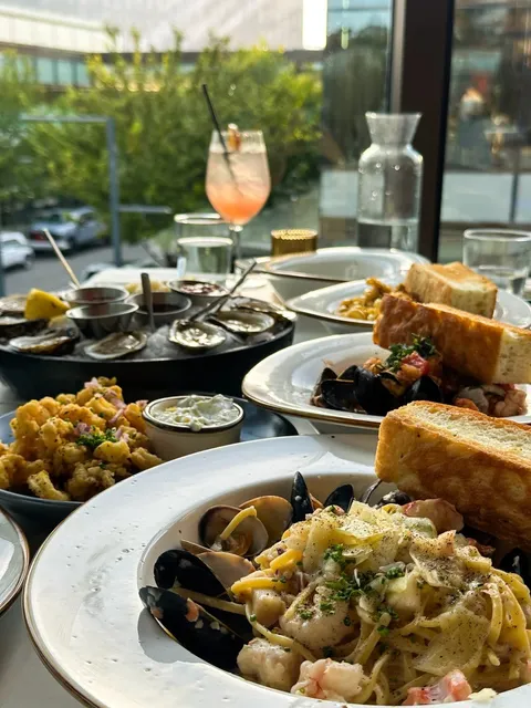 ​​🇨🇦 Vancouver | This Italian Seafood Spot is a MUST-TRY! 😋🍝​​