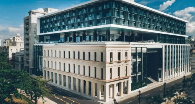 La Bahía: Scenery and Flavors High Above Old Havana 🌊