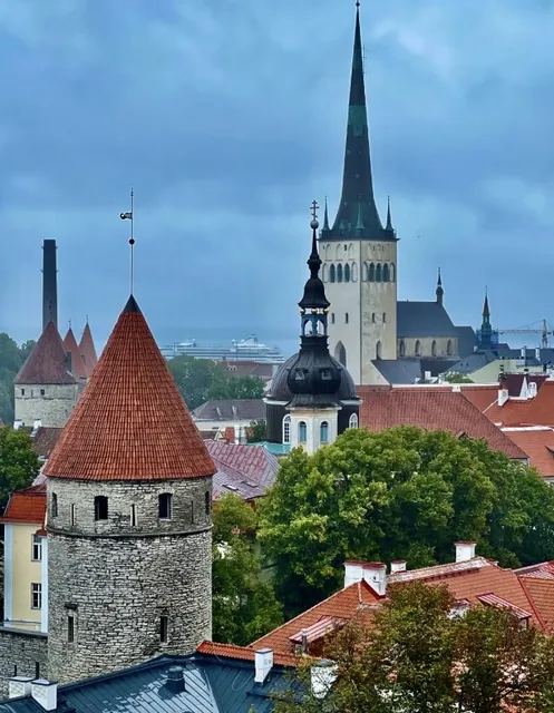 🇪🇪 Tallinn | A Medieval Fairy-Tale City ⛪️