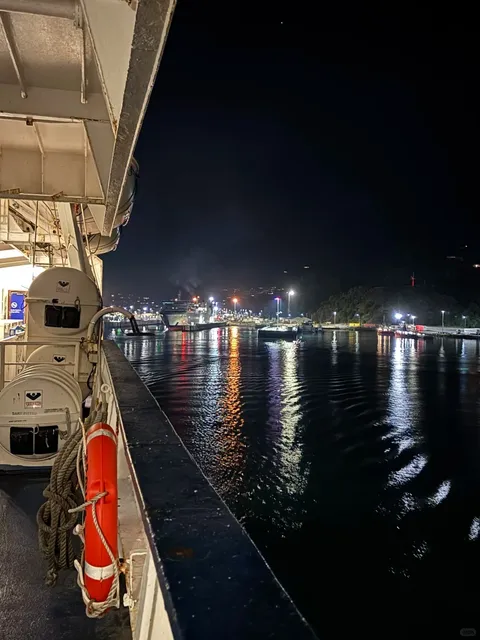 Driving from Picton to Wellington via Bluebridge Ferry