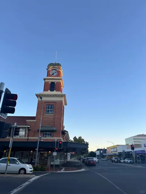 🇦🇺 Albury's Surprising Spanish Delight🐷✨