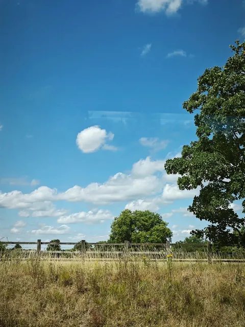 "28°C in London Feels Like 35°C?! ☀️🔥