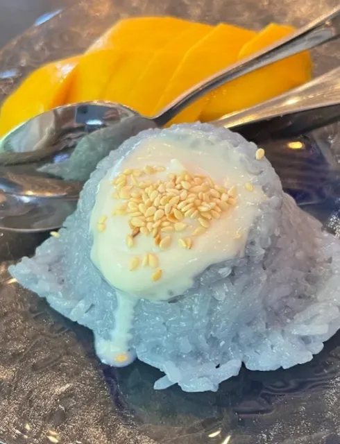 🌿 Thai Kitchen | A Flavorful Retreat with a Must-Try Curry Duck