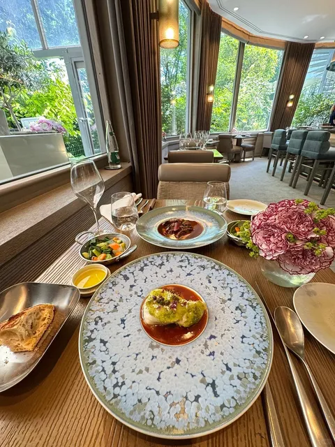 A Dreamy Michelin-Starred Lunch in Paris' Secret Garden! 🌿✨