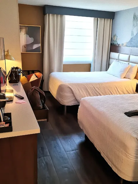 Stayed at This Budget-Friendly Hotel at LA Universal & It Was AMAZING!