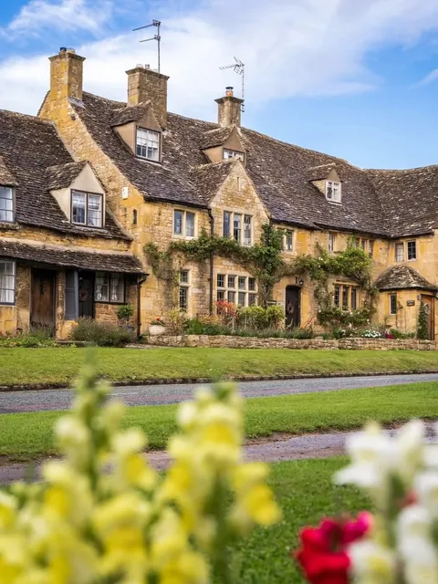 Just 1.5 Hours from London: Step Into the World of Pride & Prejudice! 