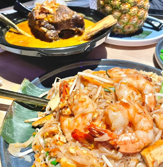 Toronto Foodie | The Ultimate Thai Spot for Group Gatherings!