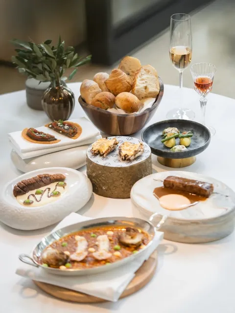 🌟 A Must-Visit Michelin-Recommended Restaurant in Bangkok! 😋🌶️🍤