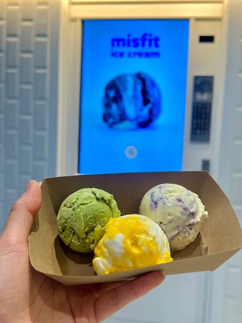 🇨🇦 NEW Downtown Ice Cream Sensation! Banana Matcha FTW! 🍦✨