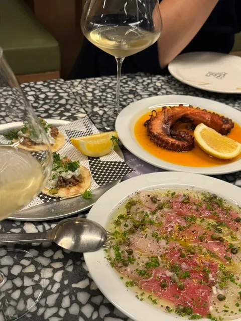 🇦🇺 The Hype About Sofia Restaurant? Totally Justified! 🍽️✨