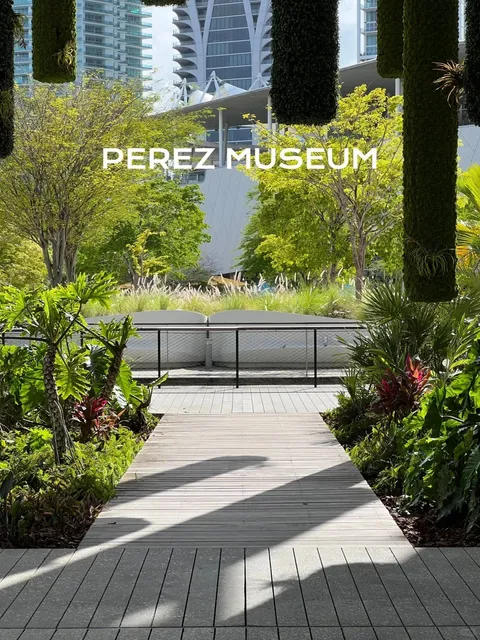 Miami | Perez Art Museum, An Exquisite Tropical Garden 🌴🌺