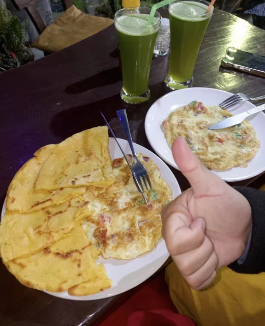 Pokhara's Hidden Gem Juice Shop: Himalayan Cafe