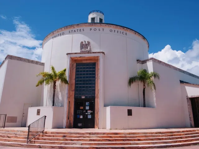 🏛️Miami’s Art Deco Gem: A Walk Through Time 
