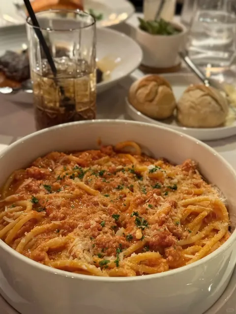 Pasadena’s Most Gorgeous & Delicious Spot: The Arbour 💕  