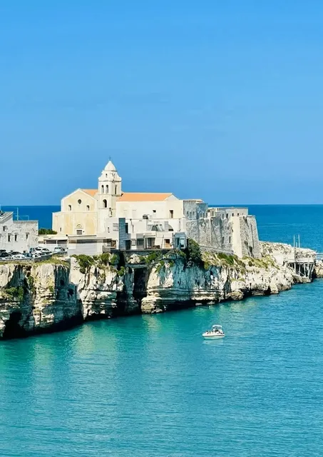 Peschici, Italy – A Fairytale Coastal Escape in Foggia 🌊
