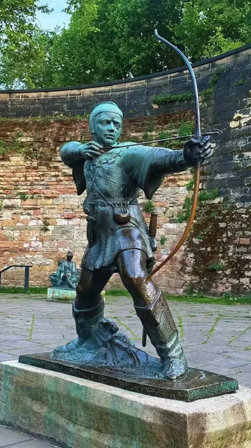 🇬🇧 UK Stop #2: Nottingham – Where Tradition Meets Tomorrow 🏹🎓