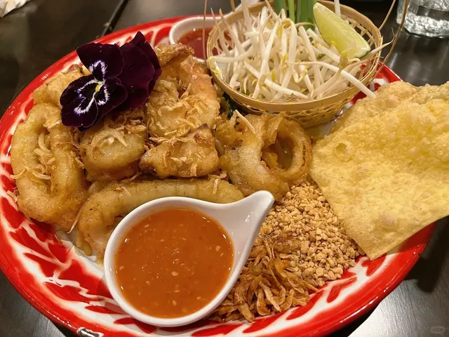 Chicago Thai Restaurant — Eat Fine Design 🇹🇭✨