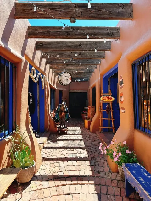A Sunny Stroll Through Albuquerque's Old Town ☀️🌵