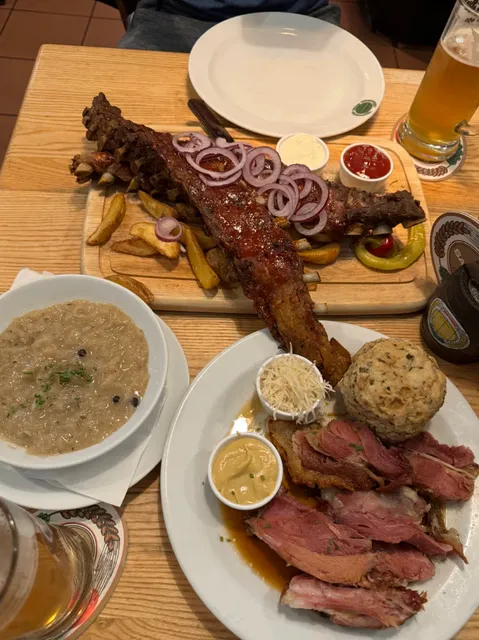 ​​Vienna Must-Eat | The Pork Knuckle Heaven I Ate Twice! Salm Bräu​​ 