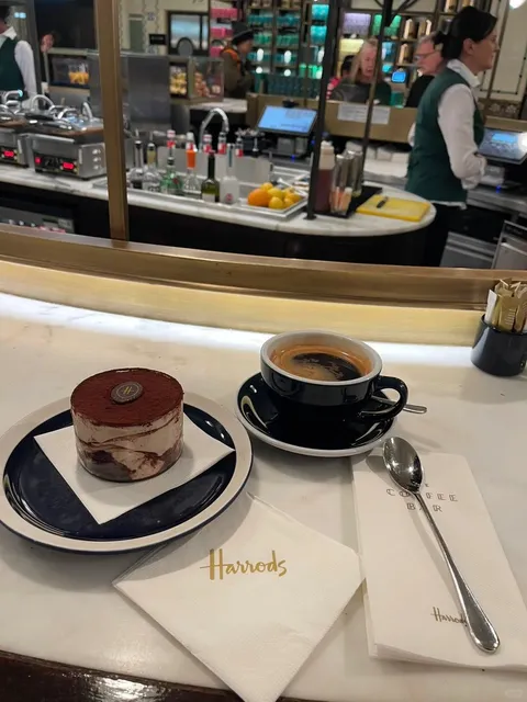 A Coffee Break at Harrods: Indulgence in Every Sip and Bite. 🛍️☕