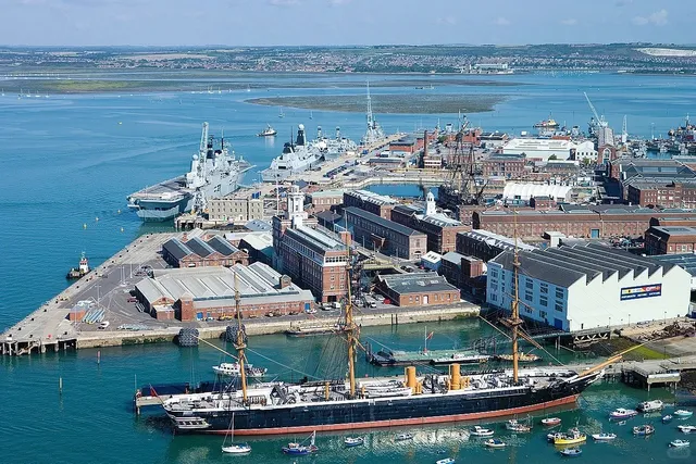 🇬🇧 UK Travel Guide | Portsmouth Edition | Must-Visit Spots