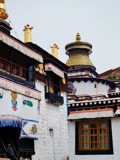 Palcho Monastery in Gyantse – Worth Every Penny! 👍