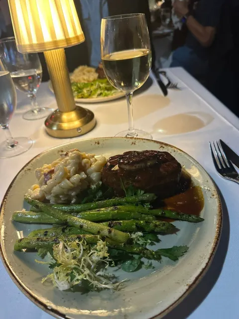 Delicious and Delightful! 🍷