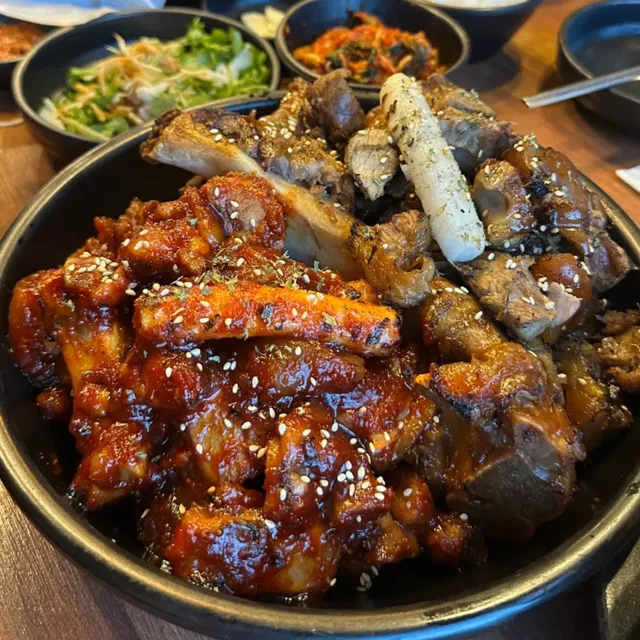 Toronto’s "5+ Visits" Club: Hanyang Jokbal – A Spicy Love Story 🌶️