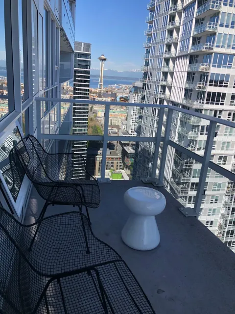 A Luxurious Weekend Getaway! 🌟🏙️