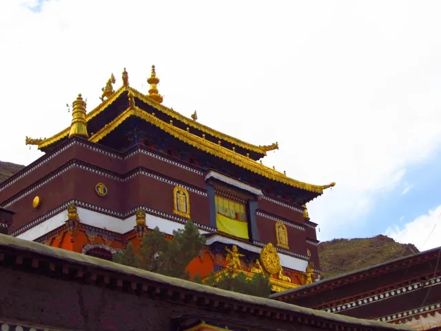 Never Been to Shigatse Without Visiting Tashilhunpo Monastery" Tibet🌄