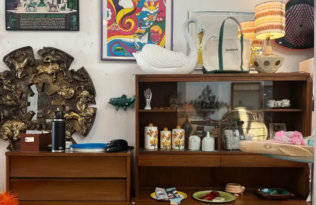 New York Dobbin Street Vintage Co-op 🌿