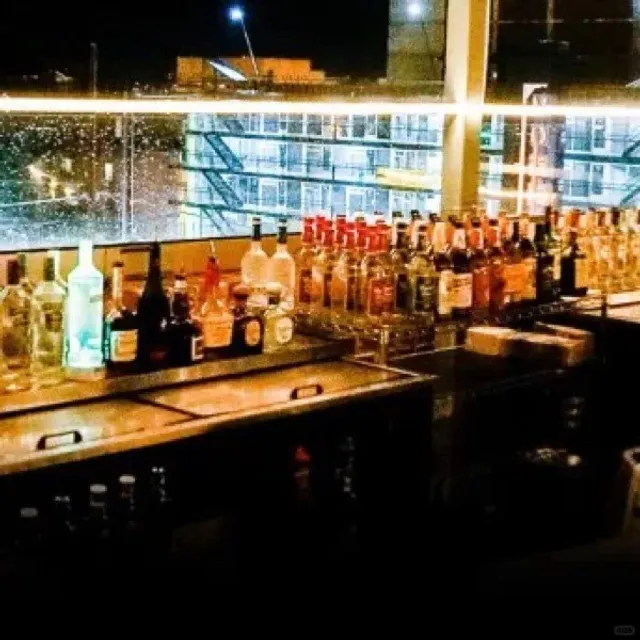 Where to Go When Bored? Activities + Clubbing, Of Course! 🎉🕺