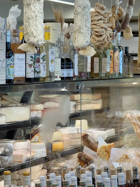 LA｜60-Year Cheese Shop with 600+ Varieties! 🧀✨