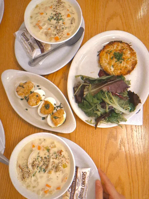 Honest Thoughts on a Highly-Rated Pasadena Seafood Spot on Yelp 🐟🤔