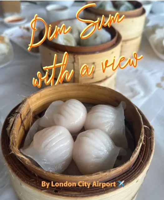 🥢 Eat Dim Sum while watching planes > Yi Ban, Docklands