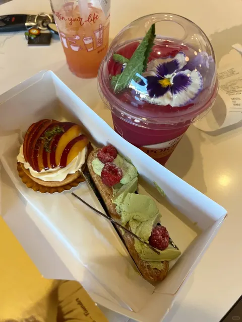 🍰 LA’s Dessert King 👑 | Porto’s Bakery – A Sweet Treasure Trove!