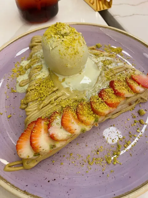 🇬🇧 Manchester, UK - Highly Recommend the French Crepes for Dessert! 