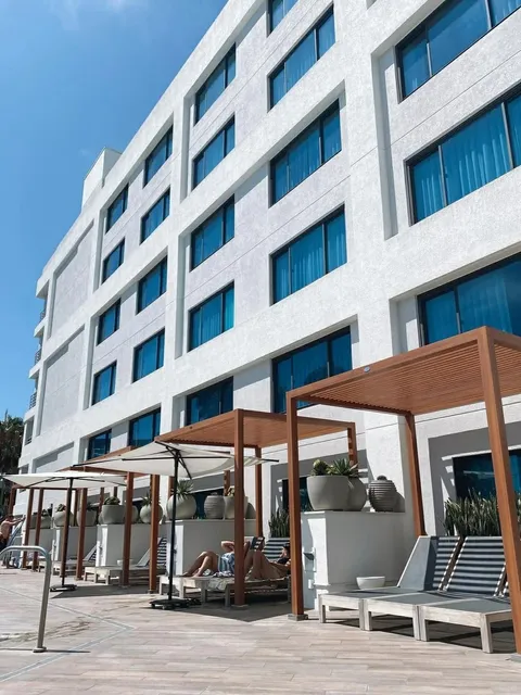 Santa Monica, LA! My most successful time following an online trend.. 