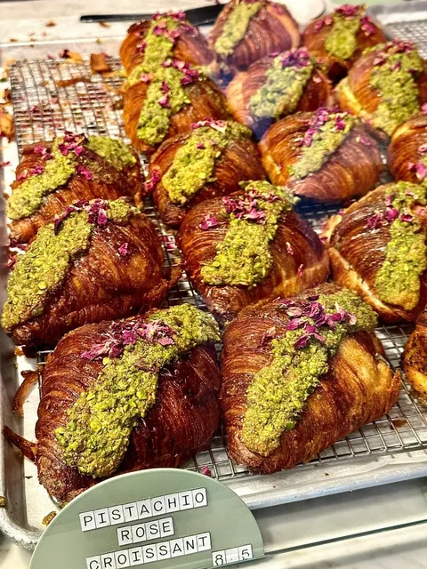 Librae Bakery——Pistachio Rose Croissant