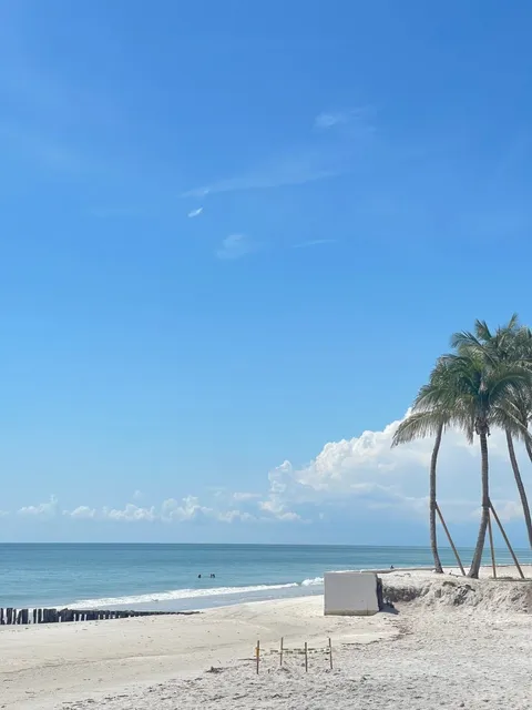 Naples, Florida is So Perfect for Strolling and Dining!