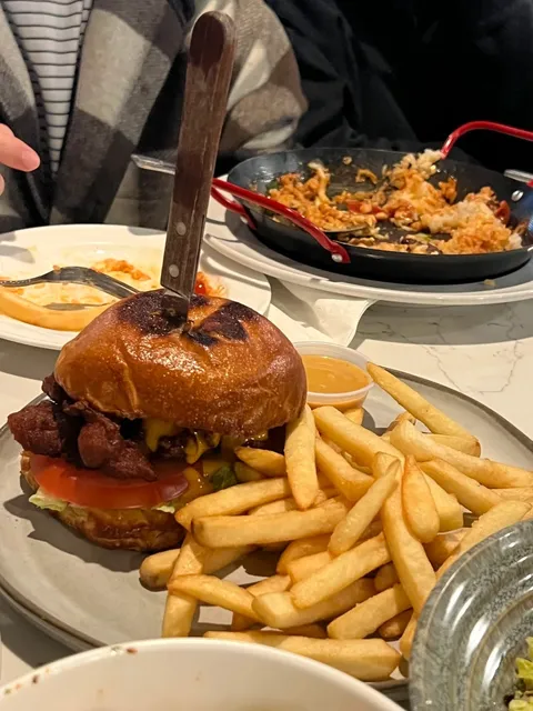 ☕️ Ting Ting’s Café | The Underrated Hong Kong-Style Café