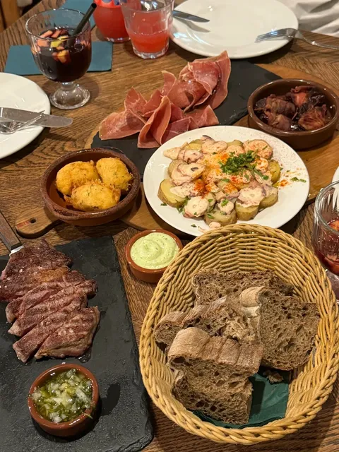 Berlin Diary | How About Some Tapas?! 🥘