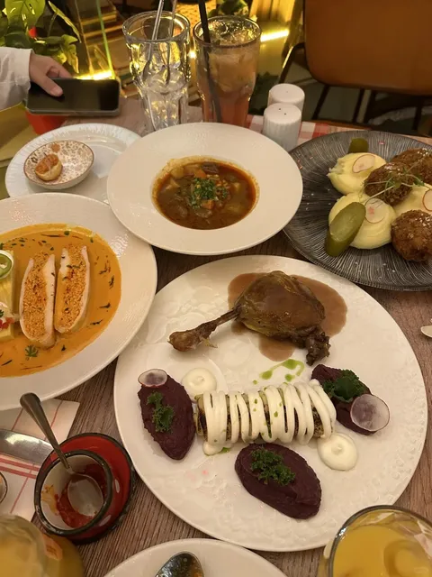 Dining in Style in 🇭🇺 Budapest 🍽️