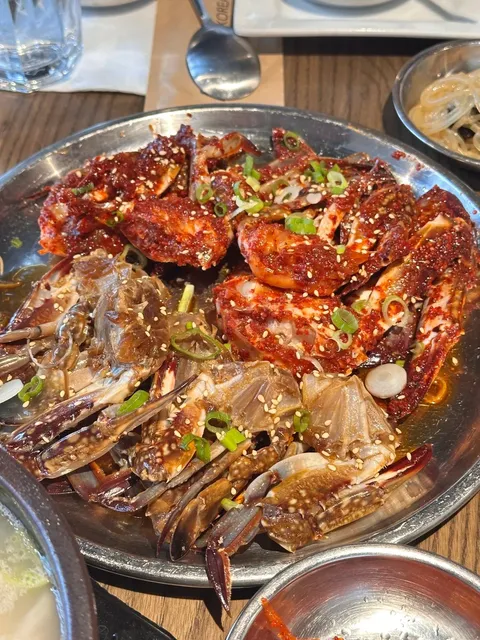 ​​🇨🇦 Mind-Blowing Korean Food 💥｜This Marinated Crab is EVERYTHING!​