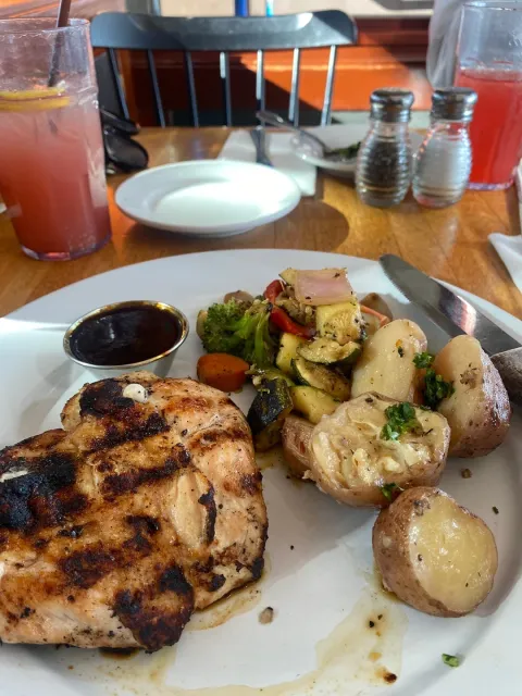 🍽️ A Solid Lunch Spot at Pier 39 🎡